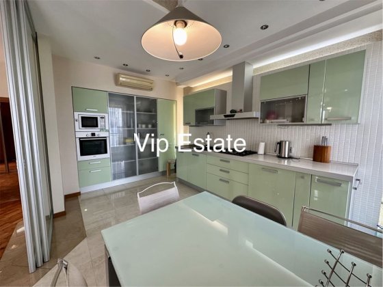 Аренда 4 к.кв.,190 м.с 3 спальнями в ЖК Азарин, пер.Отакара Яроша 19-Б Харьков