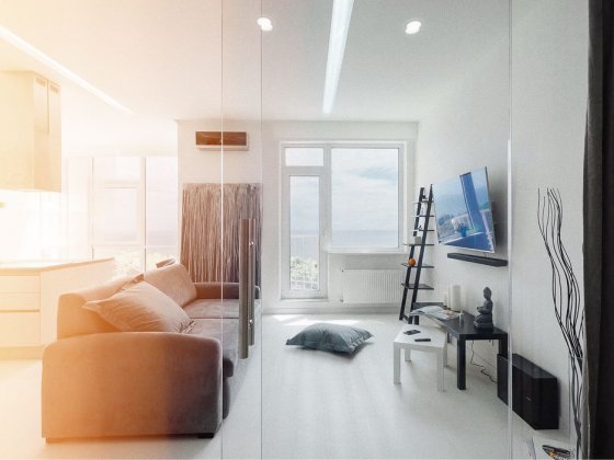 Резервне живлення. Дизайн-апарти. Балкон з видом на морські світанки Одеса