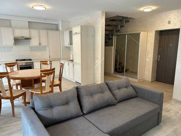 Оренда 2-рівневої кв. по вул. Джерельна в  ЖК Бельгійське Містечко - фото 1