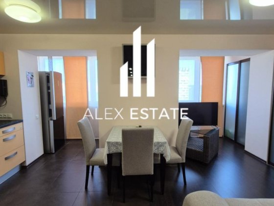 Реальная!Сдам красивую большую 1к кв на Победе-5,можно с мал.животным!