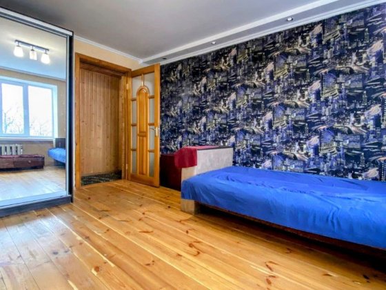 2 кімнати в гуртожитку  з. меблями та технікою. Ровно