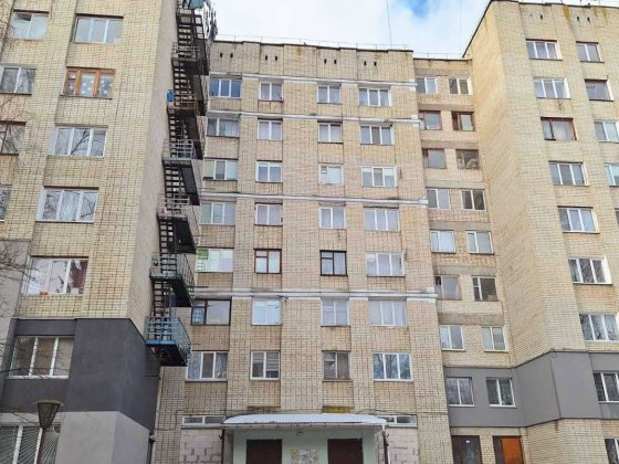 Продам кімнату в гуртожитку. Льонокомбінатівська, 15. Ровно