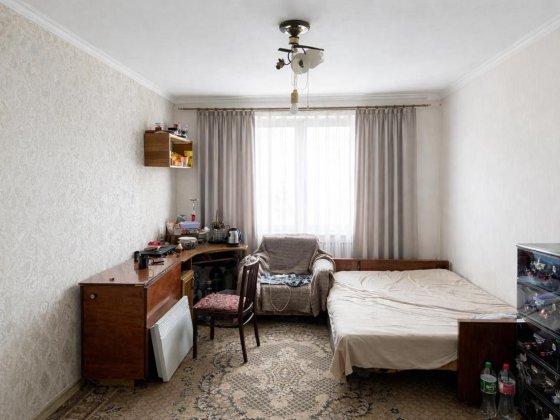 Продам приватизовану  кімнату 22,3 м2  в гуртожитку Дніпро