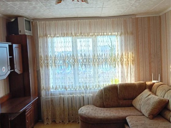 Продаж кімнати в гуртожитку на Площі Польовій 14, 7/9 цегляний будинок