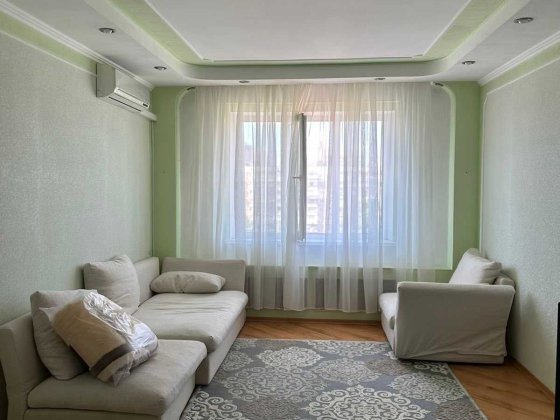 Оренда 3к кв, вул,Вербицького ,гарний стан, меблі та техніка ,метро Киев