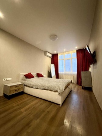 • Оренда! ЄВРОДВУШКА 1к. 43м2 в ЖК Яскравий, вул. Сім'ї Кульженків,31Б - фото 1