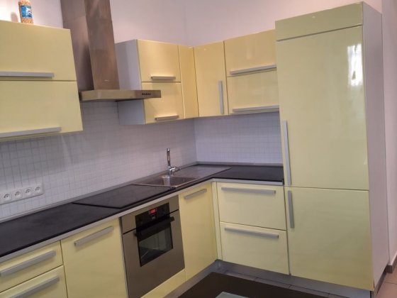 З опаленням.  Вільна однокімнатна В.Івасюка 43В,метро  Мінська 10хв Київ