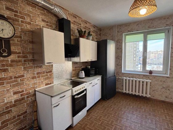 Здам охайну, чисту 2 кім. квартиру, 65кв.м, вул.Драгоманова 14 Київ