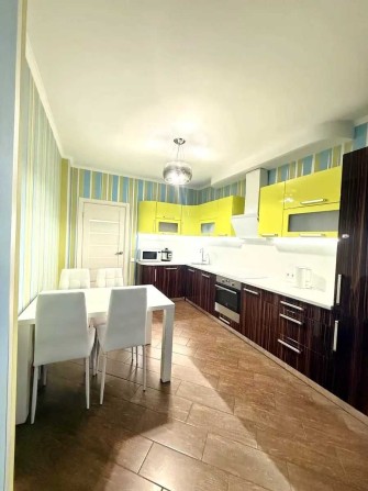 Здається в оренду стильна 3-кімнатна квартира в ЖК "Комфорт Таун" - фото 1