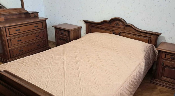 Оренда 2вокім. кв-ри.  Метро Харківська, вул. Олійника 9 - фото 1