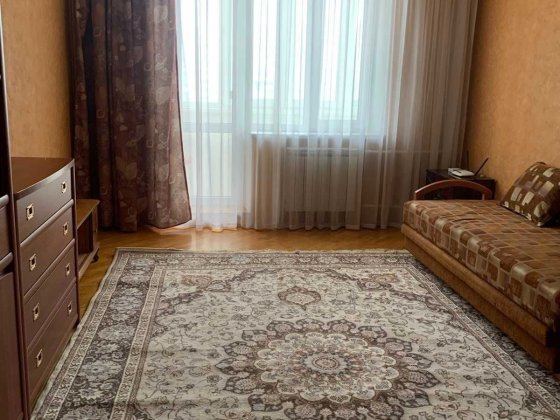 Метро "Харківська". Оренда 2-х кімнатної квартири на вул. Бажана 7б. Київ