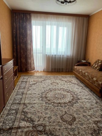 Метро "Харківська". Оренда 2-х кімнатної квартири на вул. Бажана 7б. - фото 1