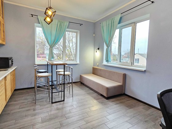 Оренда Євродвушка в Клубному будинку біля М Славутич з генератором Київ