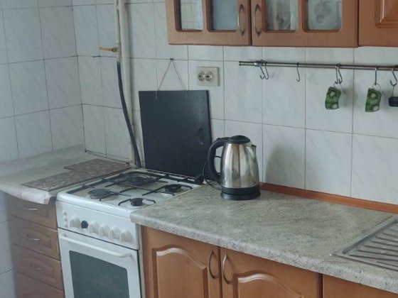 Сдам  3-х  комнатную ул. Ревуцкого, 34. Метро Харьковская
Комнаты Киев