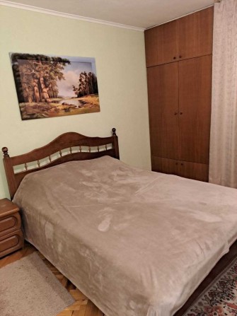 Здається світла та затишна квартира в будинку-шоколадці на Антоновича. - фото 1