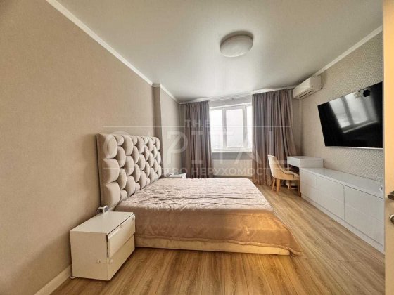 Генератор Приваблива 2к квартира ЖК Оболонь Skay Оболонський проспект Киев