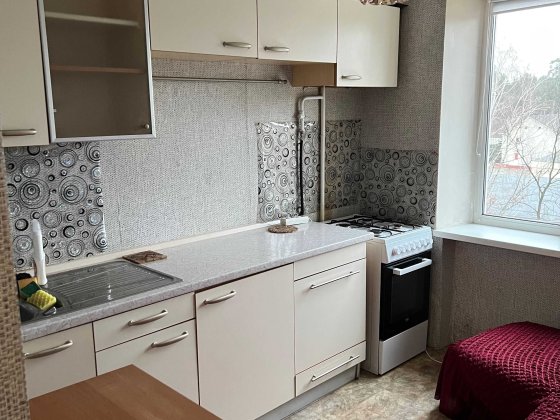 вул. Тростянецька 121, 1к квартира, Невисокий поверх, Є газ! Киев