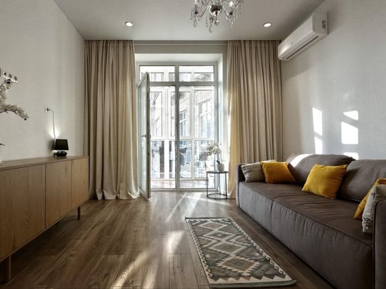 Оренда ідеальної, теплої і незалежної двокімнатної 60 кв.м. в центрі Киев