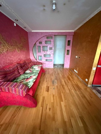 Без %, хозяйка. Квартиру 2 км, 2 эт, газ,  5 мин до метро Голосеево - фото 1