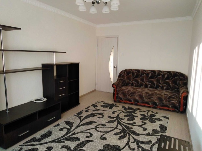 1-к. метро Мінська, Левка Лук'яненка 1Г (Тимошенко), вікна у двір. - фото 1