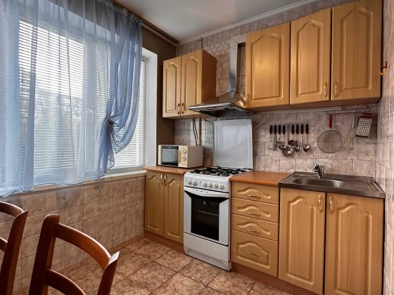 Аренда 3к ТЕПЛОЙ квартиры с газом, метро Дарница, Дарницкий б-р 4а Киев