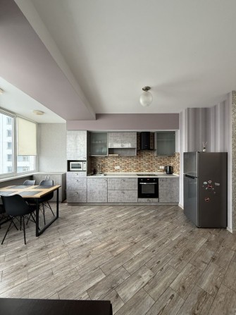 Аренда. ул.Феодосийская 1А. Метро Димеевская. - фото 1