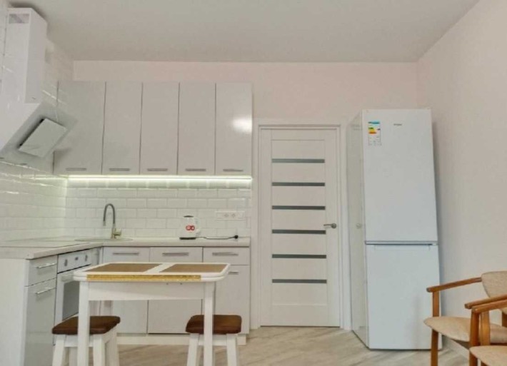 Оренда 1 кімн. студія  вул. Каховска 62-а, 11 пов., Вільна !! - фото 1