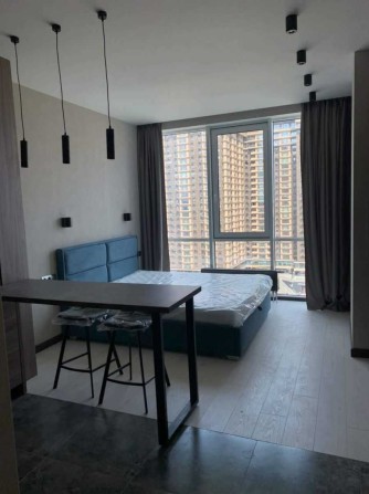 В БУДИНКУ ГЕНЕРАТОР, 1 кім квар., по вул. Левка Лук'яненка - фото 1