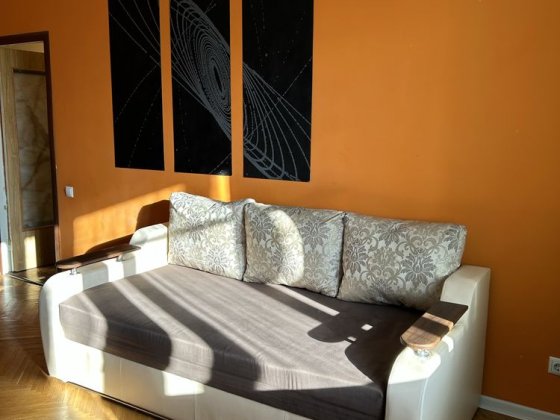 Здається 2х кімн. квартира біля м. Чернігівська Киев