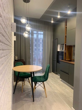 Сдам стильную 2х ком квартиру  с ремонтом ЖК Аксиома, метро «Научная»! - фото 1