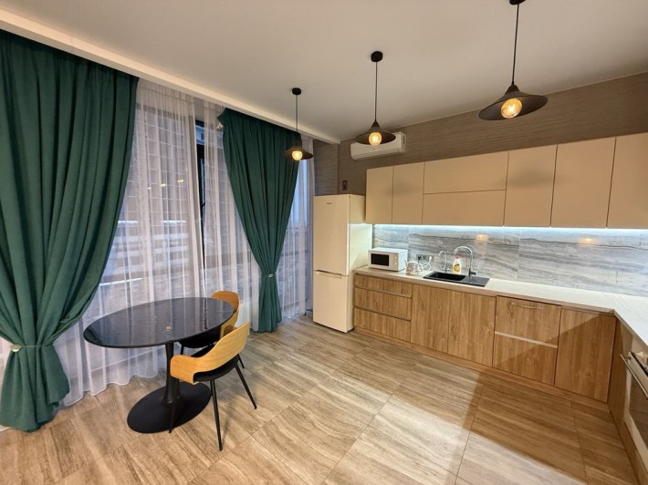 Сдам шикарную квартиру с мебелью и техникой, генератор - фото 1