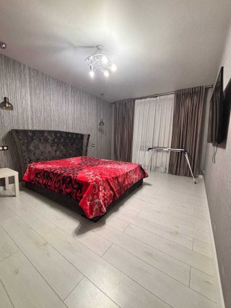 ЖК Мира трехкомнатная квартира на ХТЗ, Индустриальная - фото 1