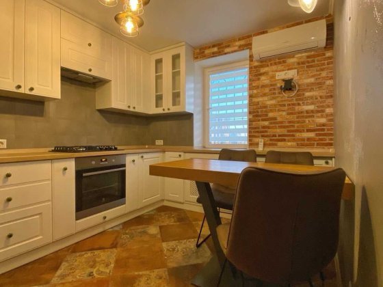 4ст. Фонтанской дор./ Академическая, 2-х комню квартира с ремонтом Одесса