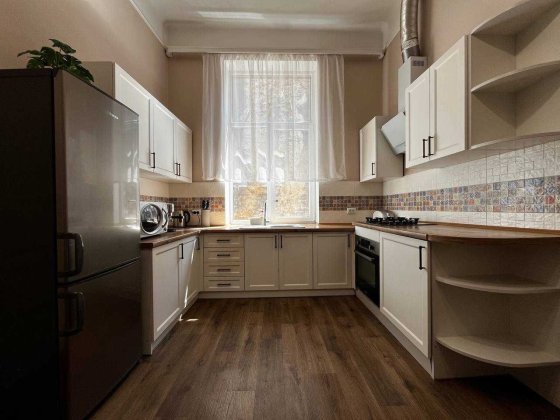 Оренда 2-х кімнатної квартири з гарним ремонтом по вул. Огієнка Львів