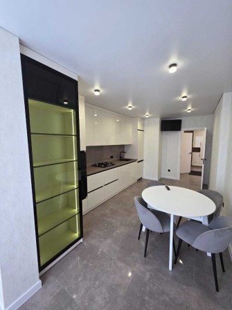 Оренда 2 кімнатної квартири вул Мікльоша - фото 1