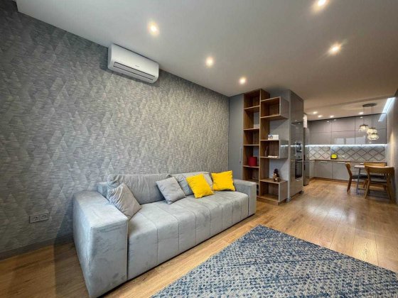 Оренда 1кімн. квартири + кухня студія на вул. Героїв УПА у ЖК Кінескоп Львов