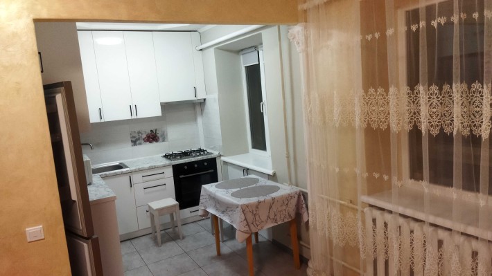 3-х кім.кв-ра вул. Скорини-Стрийська дві кімнати ізол + вітальня-кухня - фото 1