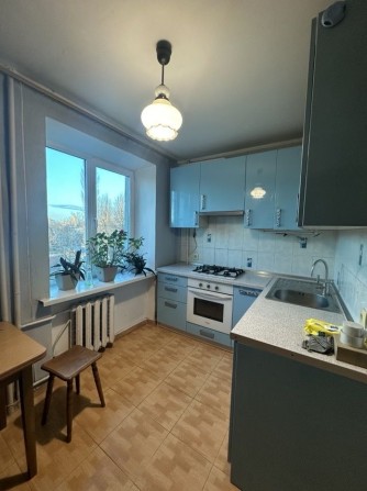 Сдам 1-ную кварт р-н Черемушки ул Краснова /  площадь Толбухина - фото 1