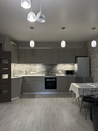 1комн Каманина 45 жемчужина низкий этаж, без выселения на лето - фото 1