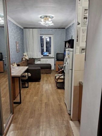 Комната в коммунальном квартире на Генерала Петрова со своей водой. - фото 1