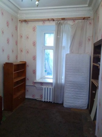 ул. Дворянская возле кирхи. Комната . 1 сосед. - фото 1