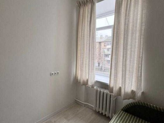 Продам гостинку с капитальным ремонтом м.ХТЗ 5 минут Харьков