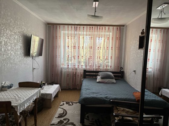 Простора кімната в комунальній квартирі на  Героїв Крут (Терешкової). Одесса