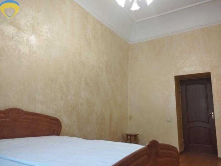 Продам комнату со своими удобствами на Александровском проспекте - фото 1