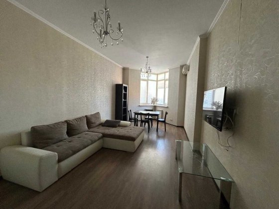 Оренда 3-кім. Печерський  Е.Коновальца  32-г  генератор  своя котельня Киев