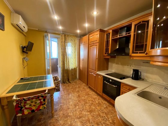 Здається в оренду 1-кімнатна квартира, вул. Васильківська, 18 Киев