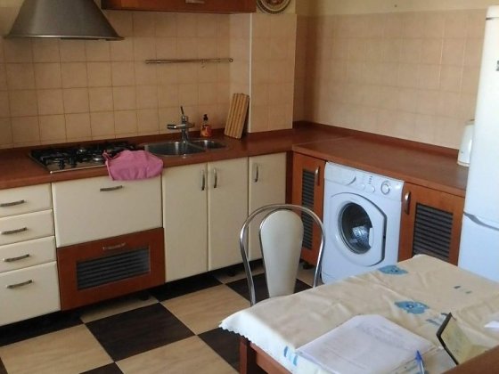 Сдам 3-комнатную квартиру (2 спальни + кухня-гостиная),М.Харьковская Киев