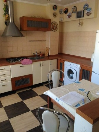 Сдам 3-комнатную квартиру (2 спальни + кухня-гостиная),М.Харьковская - фото 1