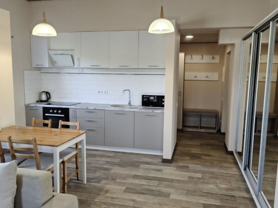 Квартира 45 кв.м. з генератором та паркомісцем на Осокорках Київ