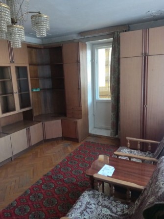 Задам 3-кімнатну Дніпровський р-н Воскресенський(Перова б-р) пр-т 56. - фото 1